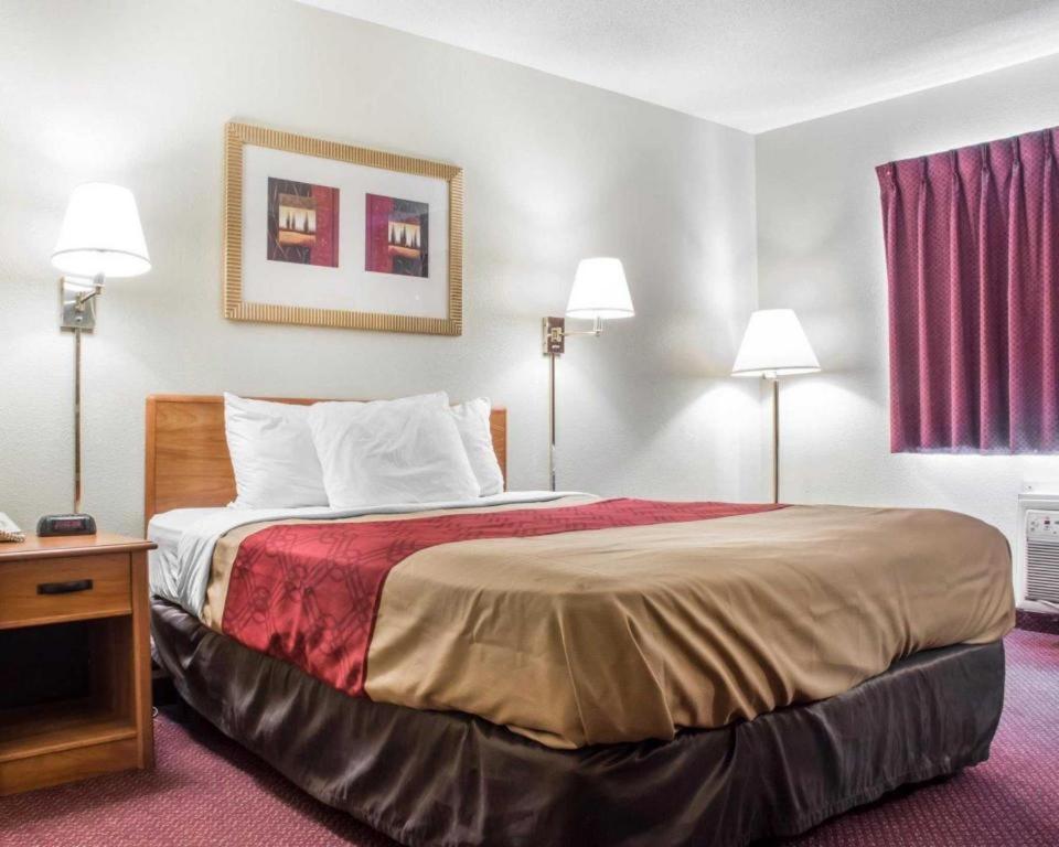 Econo Lodge Ithaca Exteriör bild