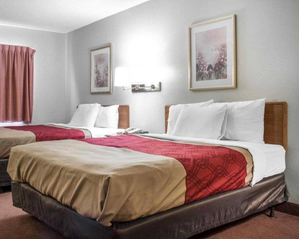 Econo Lodge Ithaca Exteriör bild