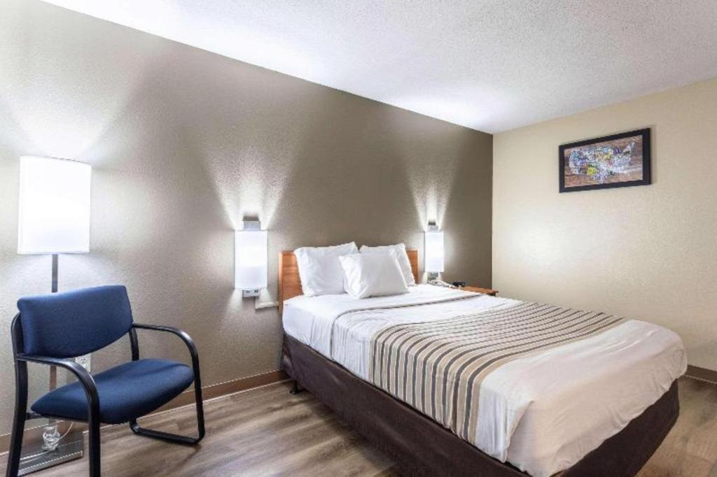Econo Lodge Ithaca Exteriör bild