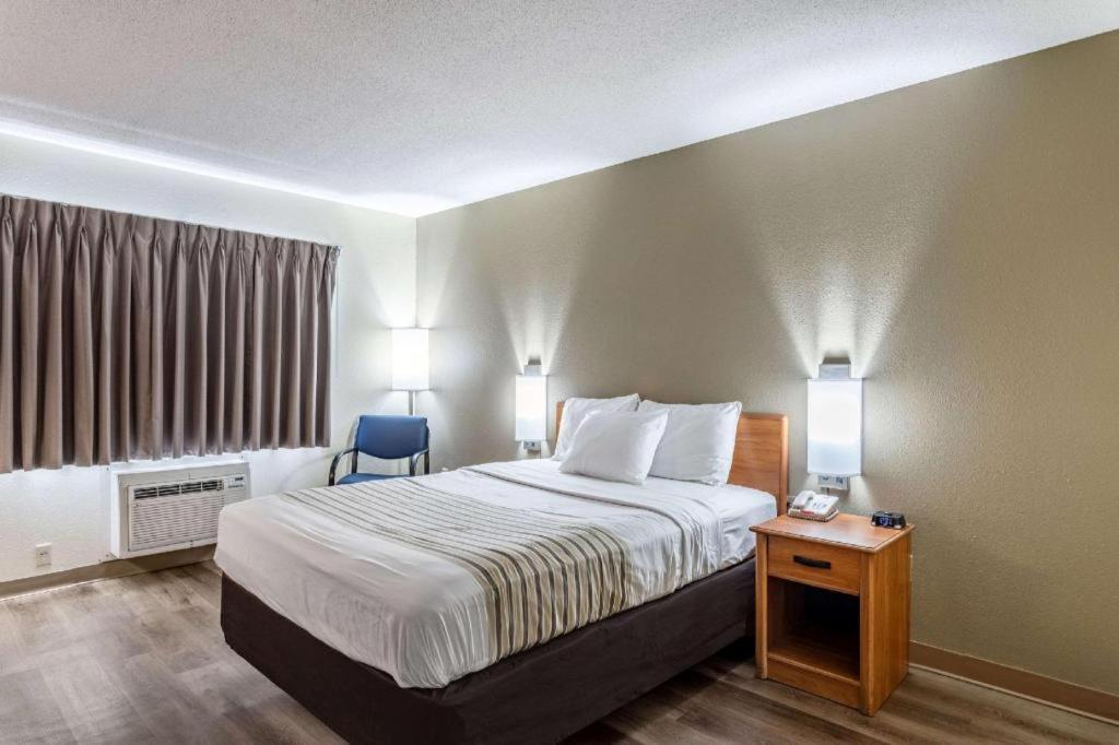 Econo Lodge Ithaca Exteriör bild