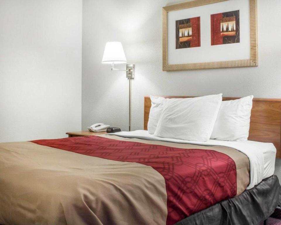Econo Lodge Ithaca Exteriör bild