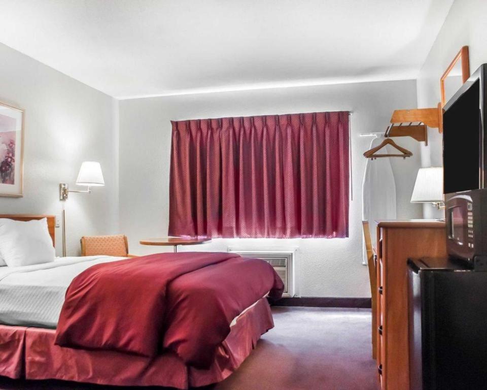 Econo Lodge Ithaca Exteriör bild