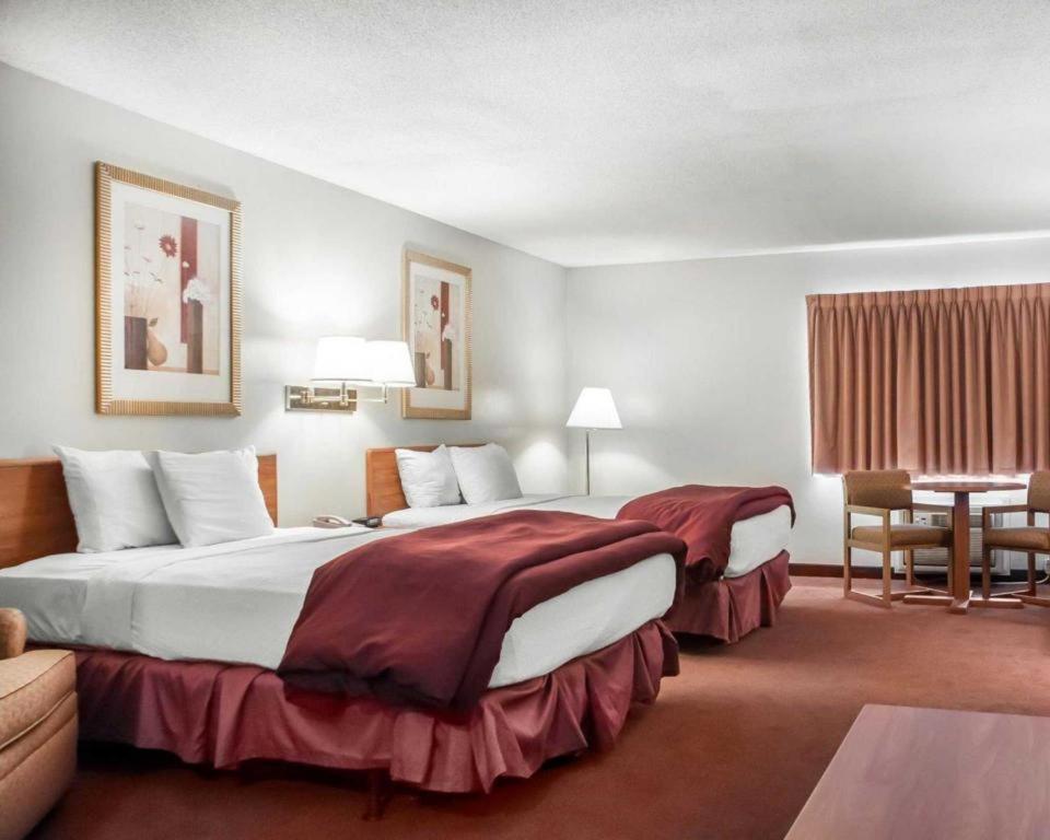 Econo Lodge Ithaca Exteriör bild